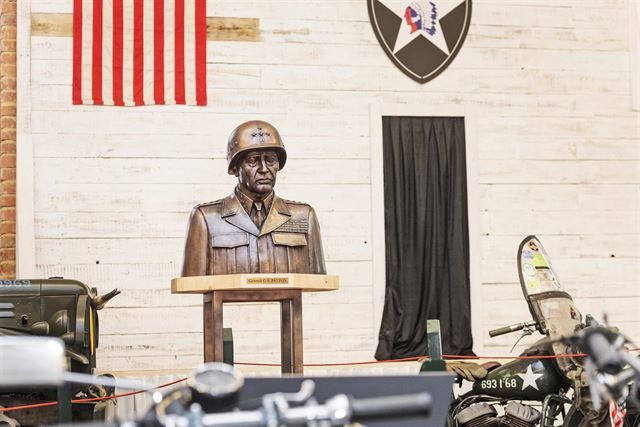 Busta gen. Pattona od Jaroslava Bockera